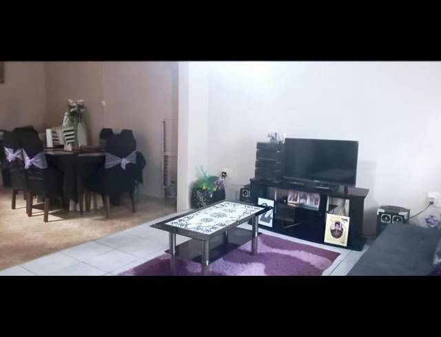 3 BEDROOM HOUSE FOR SALE IN CROSSMOOR